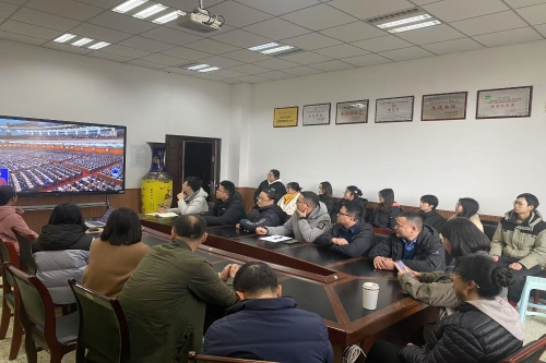 学院组织集中观看2025年全国...